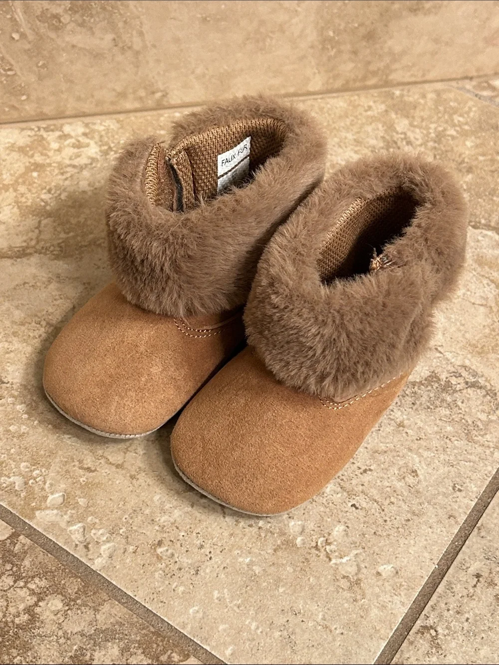 Surprize by Stride Rite Baby Darby Faux Fur Booties NWOT 12-18 Months